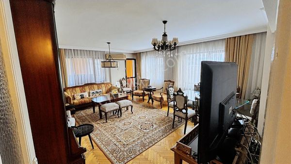 Mimar Sinan Trt Yakınındadır Ferah Köşe Satılık 3+1 Daire