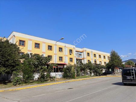 Başiskele Yeniköy'de İşmerkezinde 2. Kat Satılık Ofis/işyeri
