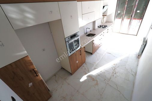 Akçay'da Aygülden Sıfır Ara Kat Ön Cephe Ayrı Mutfak Ebeveyn Banyolu Doğalgazlı 2+1 Satılık Daireler