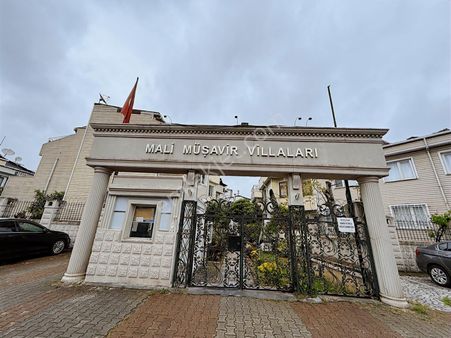 Küçükçemece Mali Müşavirler Sitesi Satılık 270 M2 Villa