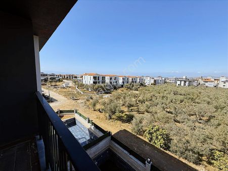 Kuşadası Davutlar Merkezde Satılık 5+1 Özel Havuzlu Villa