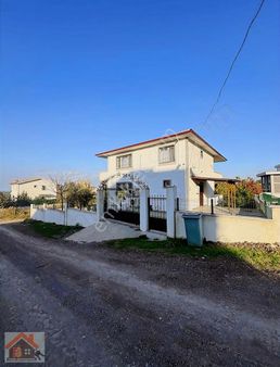 Yalova Akköy'de Deniz Manzaralı Satılık Müstakil Villa