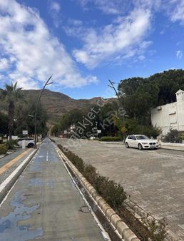 İçmeler Merkez'de Kiralık Dükkan Deniz'e 300m