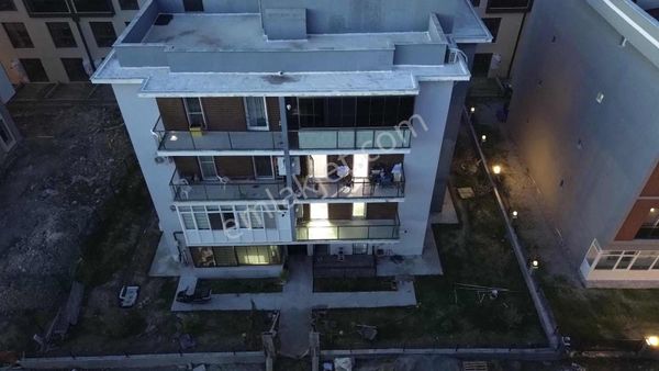 Seyrek 2+1 Daire Kapalı Mutfak Doğalgazlı Ara Kat