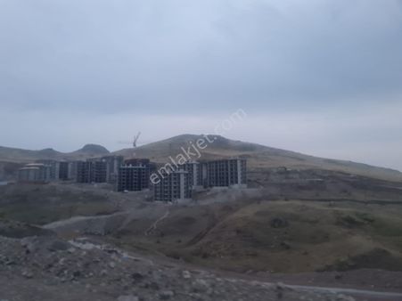 Mamak Nenekte Toki Projesine Üniversite Projesine Çok Yakın 253 Metre Hise