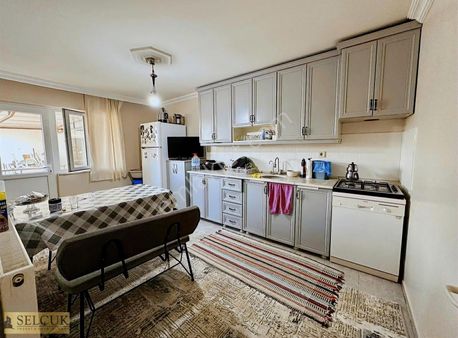 Selçuk'tan Karaoğlanlı Mah 300m2 Geniş Teraslı Müstakil Köy Evi