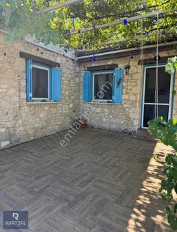 Ayvalık Murateli Köyü 80 M2 1+1 Bahçeli 2 Kat İzinli Müstakil Ev