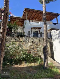 Bodrum İncisi Akyarlar'da Manzaralı Deniz Yakın Villa.