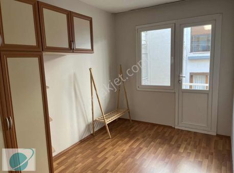 Bostanlı Merkez Tramvaya Ve İskeleye Yakın Kiralık 3+1 Daire