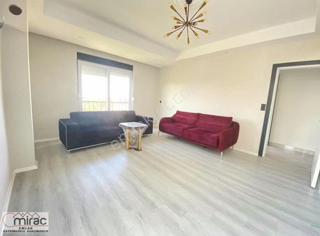 Lüks Site İçerisinde Havuzlu Ara Kat 3+1 Geniş Ve Ferah Daire