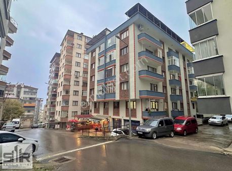Yeşiltepe'de Satılık 3+1 Daire