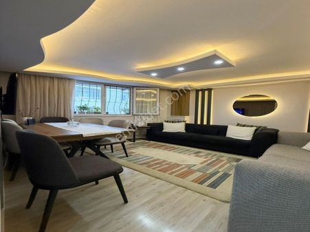 Metrobüse Yakın Konumda Acil Satılık 2+1 Lüks Dizayn Daire !!!