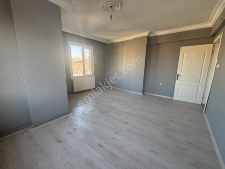 Kartal Topselvi'de Oldukça Geniş Kullanışlı Satılık 3+1 Dairemiz