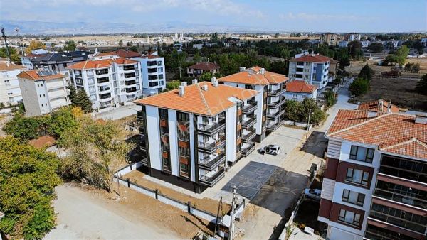 Eker'den 71 Evler Cahit Zarifoğlu Okulu Yakını Lüks Sıfır 2+1