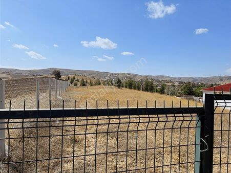 Müstakil Köşe İmarlı 950 M2 Arsa 3 Katlı Bölge
