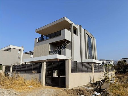 Fırsat! İsabeyli'de 5+2 350m2 Müstakil Villa