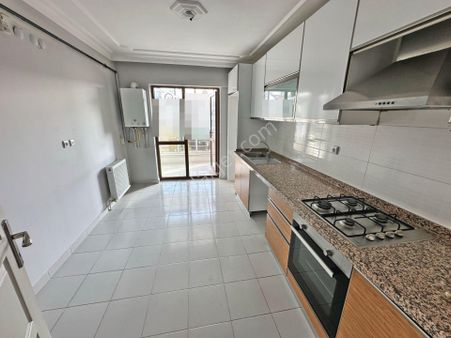 Bahçelerüstü Düzlükte Asansörlü Önü Açık Yapılı 3+1 Satılık Daire