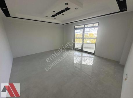 Sümbüller'den Önü Açık Özel Garajlı Çift Balkon Arakat Geniş 2+1