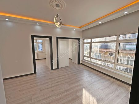 Cebeci Şehitlik Yakını Katta Ön Cephede Full Yapılı 3+1 Satılık Daire