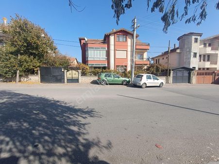 Satılık Komple Bina 685 M² Müstakil Arsa İçinde
