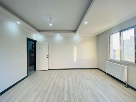 Güven'den Kapaklı'da Caddeye,servislere Yakın Ara Kat 2+1 Daire