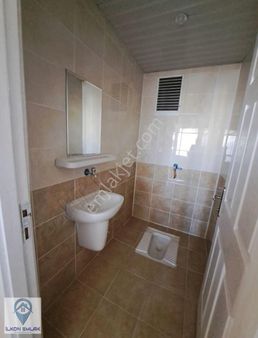 Turkuazda Ticaret Merkezi Yakını Yapılı Bakımlı 2+1