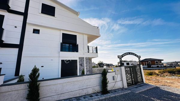 ❗️deniz Manzaralı 3+1 Triplex Sıfır Villa❗️