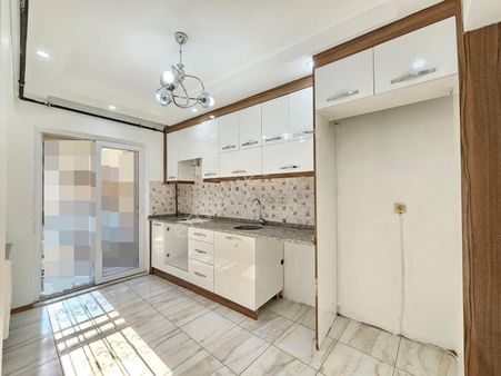 Denizli İlbade'de Araç Takaslı 3+1 8 Yıllık Bayramyerine Yakın Fırsat Daire