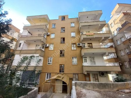 Kültür Emlaktan 2.35 Metre Yoluna İkinci Parselde Acil 3+1 Arakat Daire