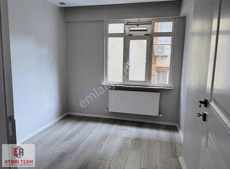 Eyüp Düğmeciler De 2+1 Lüks Bakımlı 2.kat 90m2 Site İçi Daire