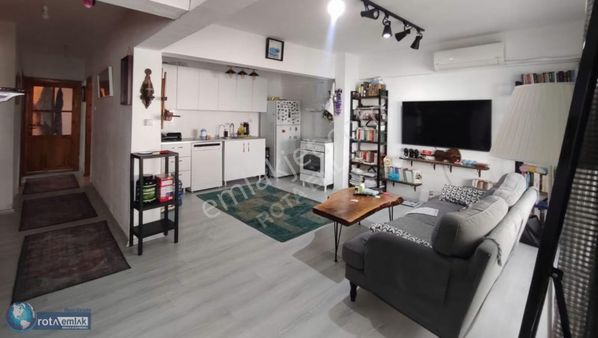 Kuşadası Merkezde Acil Satılık 2+1 Daire