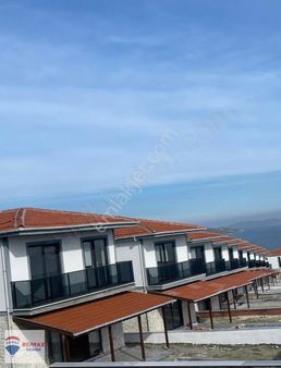 Avşa Adasında Satılık Müstakil Havuzlu Villa