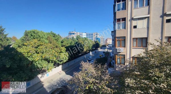 Osmanpaşada İski Karşısı 3+1 Ana Cad Metroya Yürüme Mesafesi 3+1