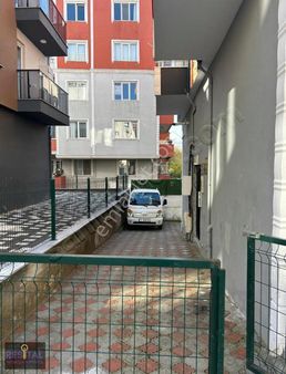 Cevatpaşa Semtinde Müstakil Ev Dizaynlı Satılık 3+1 Ters Dubleks