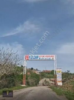 Lapseki Kızıldam Köyünde Doğayla İç İçe, Yatırımlık İmarlı Arsa