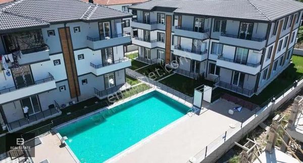 Sakarya Karasu'da 2+1 Havuzlu Site İçi Satılık Daire