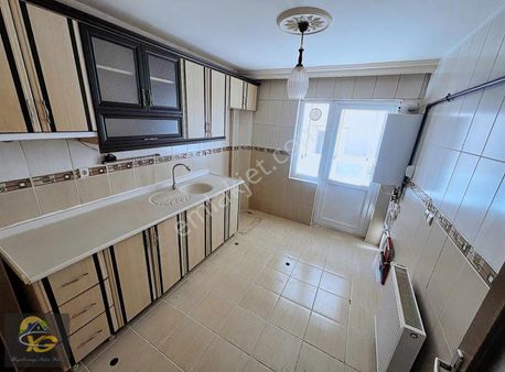 Sincan Selçuklu Mah 13 Yıllık Salon Bağımsız 3+1 Satılık Daire