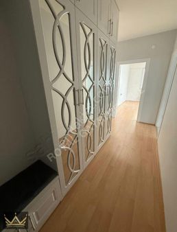 Royal Den Sporkent Merkezinde Satılık 3+1 Bakımlı Ve Geniş