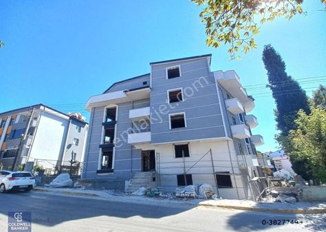 Derince Öğretmenlerde Cadde Üzeri Satılık Sıfır 3+1 Bahçe Dublek