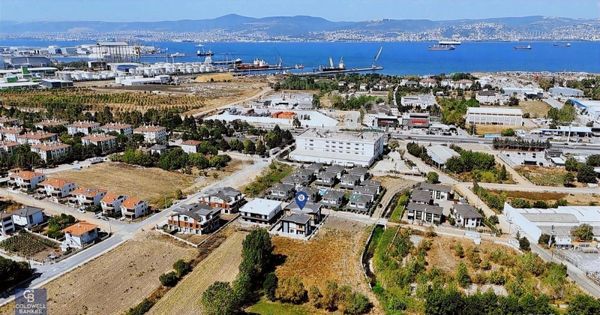 Başiskele Yeniköy De Müstakil, Havuzlu 4+1 Ultra Lüks Villa