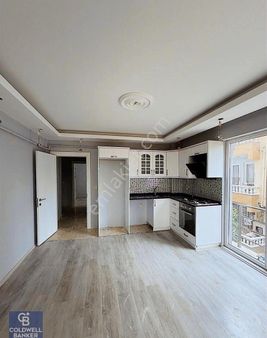 Sakarya Karasu'da Sahile 100 Metre Site İçerisinde 2+1 Daire