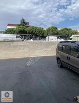 Beyaz Tower Da Satılık Cadde Cepheli Dükkan