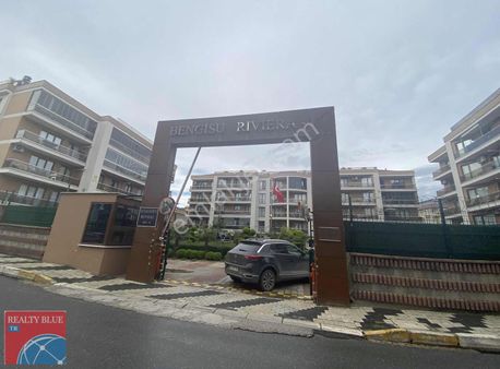 Samandıra Merkezede Havuzlu Sitede Kiralıkbahce Kullanımlı Daire