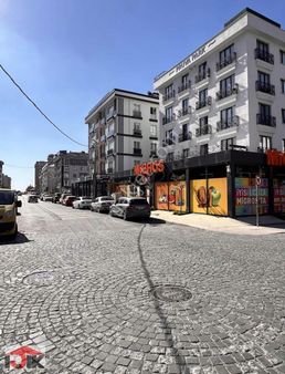 Migros Yanı Ana Cadde 6metre Cepheli 4metre Tavan