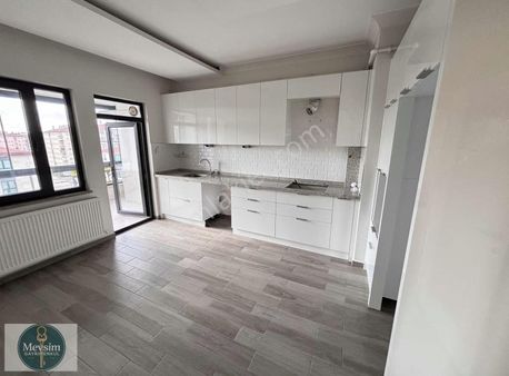 Best Benzinlik Etrafı Cadde Üstü Bina 3+1 Satılık Daire