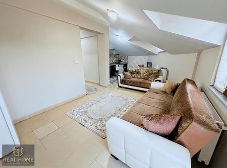 Real Home'dan Gültepe'de 2+1 Kiralık Dubleks Üstü Eşyalı Daire