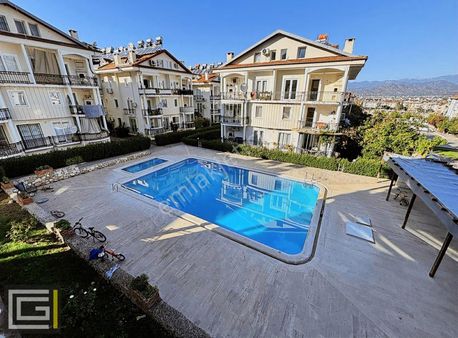 Taşyaka Merkezde Havuzlı Sitede Ara Kat 3+1 Kiralık Daire