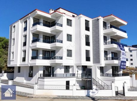 *yiğit Emlak Armutlu'dan*beyaz Konak Evlerinde 2+1 Son Daireler!