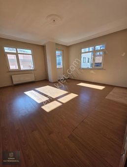 Uzman Dan Avcılar Ambarlı Mh. Asansörlü Bina3+1arakat Köşe 150m2