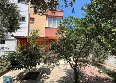 Kuşadası'nda Avm Civarı Geniş Bahçeli